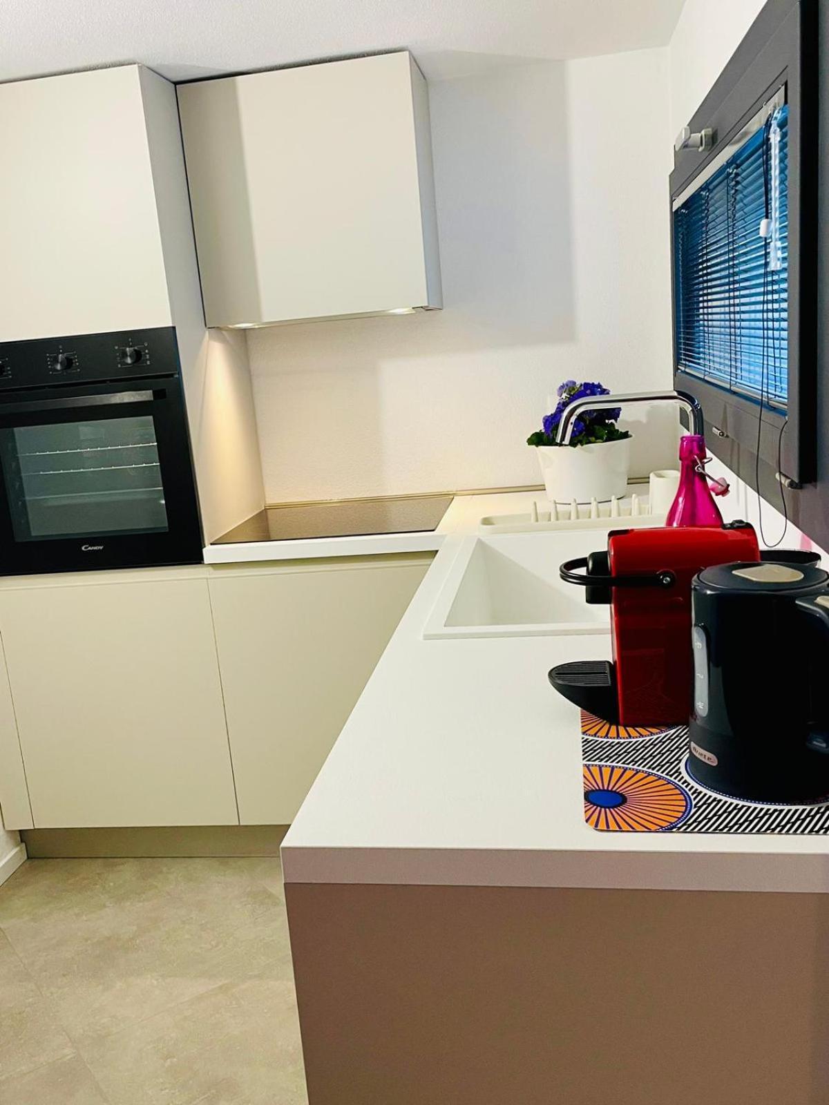 Elisa Apartments B - In Front Of The Walls Of לוקה מראה חיצוני תמונה